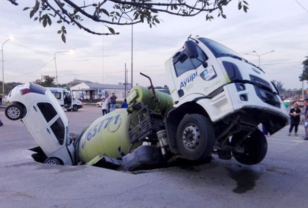 Informe municipal sobre el hundimiento del pavimento en avenida